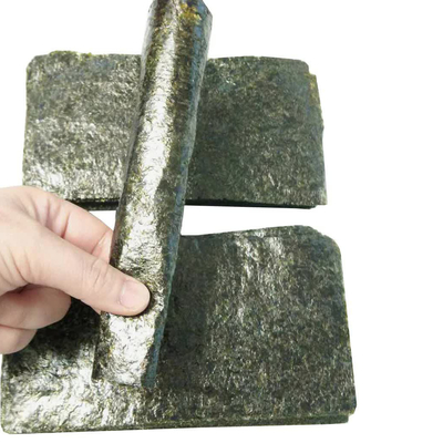 진한 녹색 해초 김 초밥 19 x 21cm 자연적인 맛있은 건강한